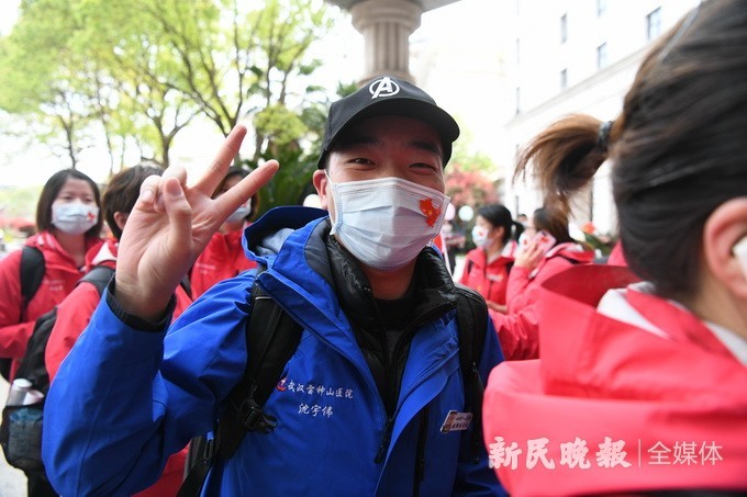 关于公开赛巅峰对决!关东独角兽队爆冷钱塘鲨队队,篮球赛场再起波澜;教练团队居功至伟的信息 关于公开赛巅峰对决!关东独角兽队爆冷钱塘鲨队队,篮球赛场再起波澜;教练团队居功至伟的信息
