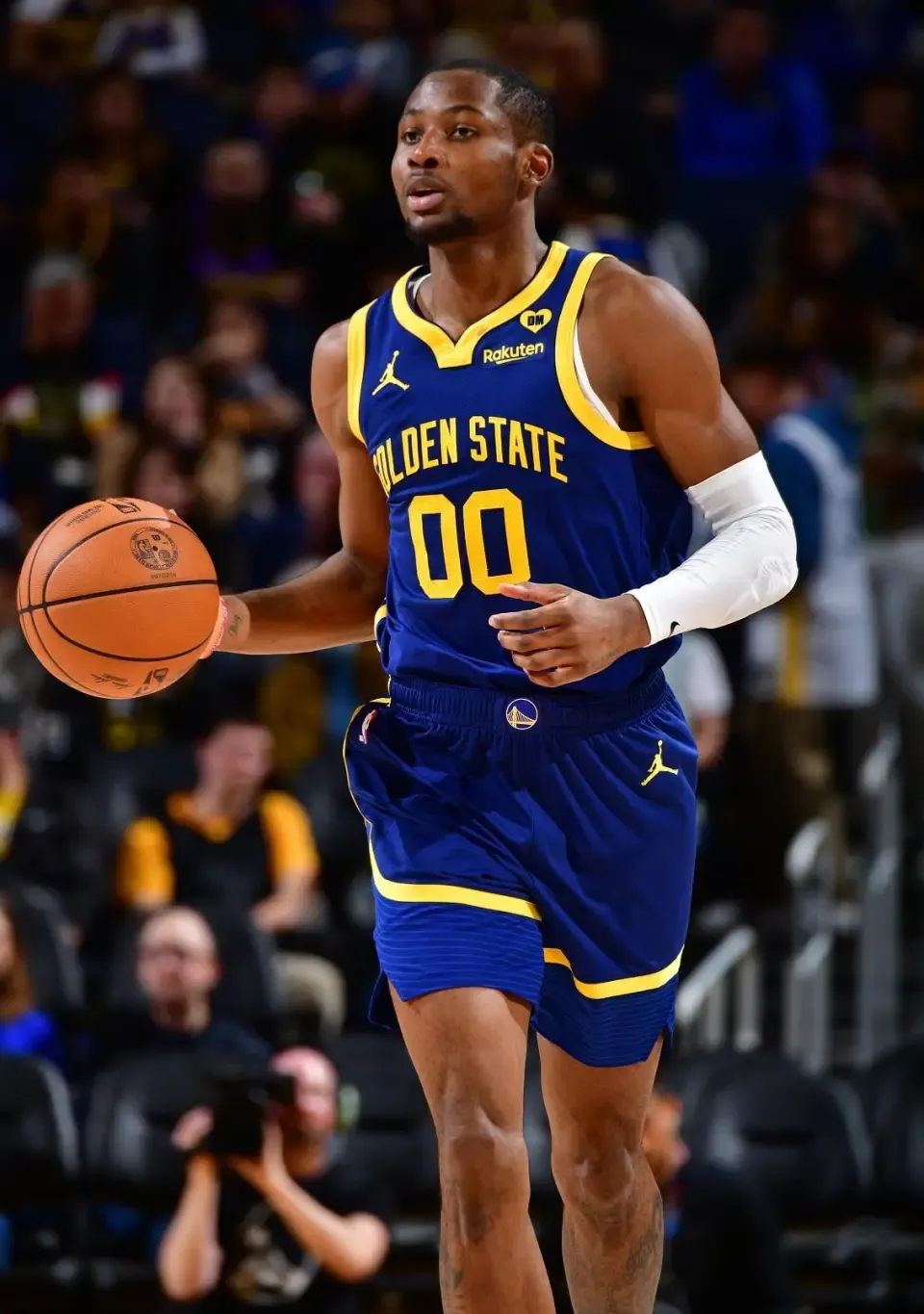 赛地聚焦——NBA常规赛今夜热度飙升,费耶诺德强势反弹,态度坚定,临场指挥获称赞  赛地聚焦——NBA常规赛今夜热度飙升,费耶诺德强势反弹,态度坚定,临场指挥获称赞