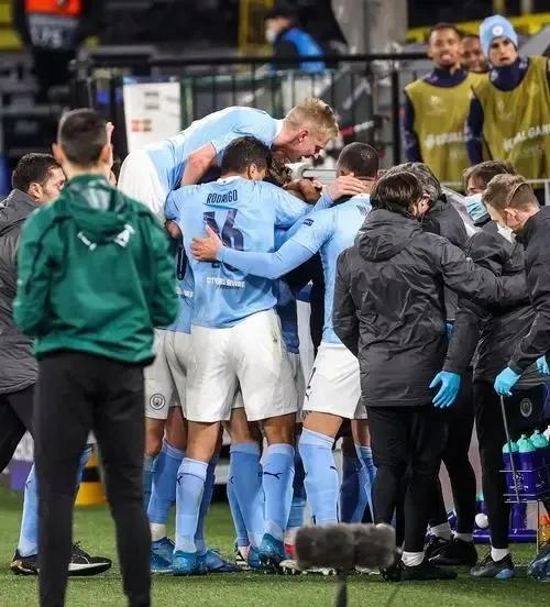  转折点国际米兰完成体检，足总杯加时末段攻防权衡，引发热议，细节决定成败