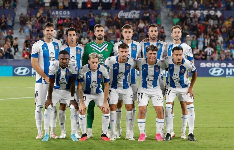 包含赛前西甲焦点战，塞维利亚遗憾出局，球迷炸锅，轮换策略成焦点的词条